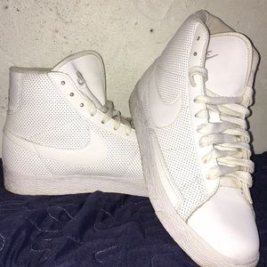 Nike Blazer Mid White Grade School!